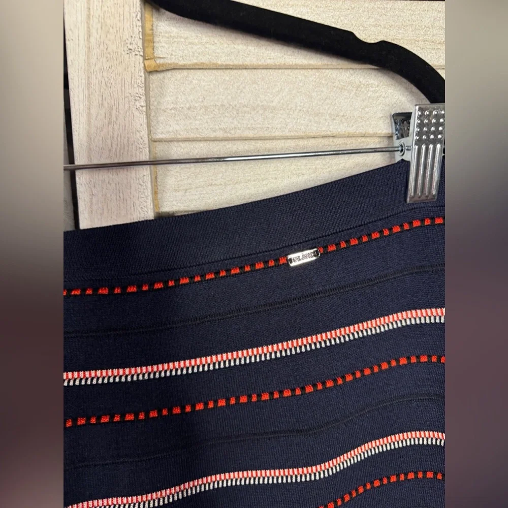 St. John Sport Knit Pencil Skirt Medium Navy Pink Stripe Designer Preppy Coastal